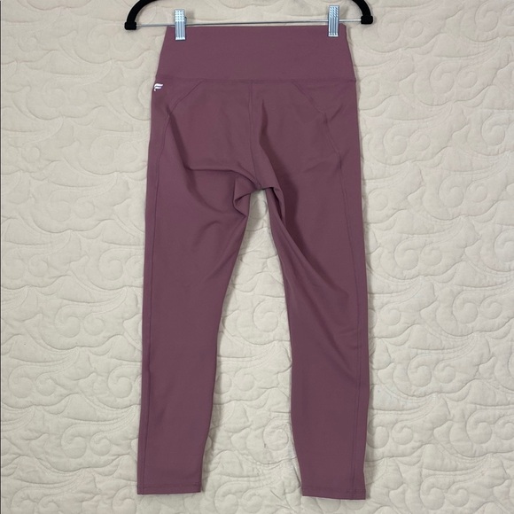 Fabletics Cropped Leggings Mauve - Picture 2 of 11